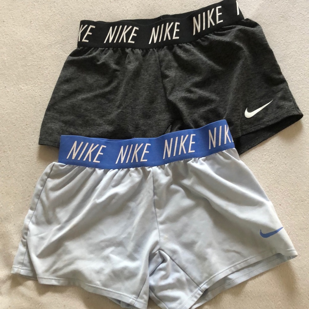 2 Nike shorts 10 for 2 :)(pair)